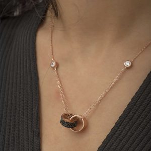 Alternative view of Gümüş Rose İç İçe Geçmiş Halka Kolye