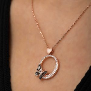 Alternative view of Gümüş Rose Kalpli Kelebek Çemberi Kolye