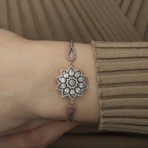 Alternative view of ​Gümüş Rose Çiçek Desenli Elmas Montür Bileklik
