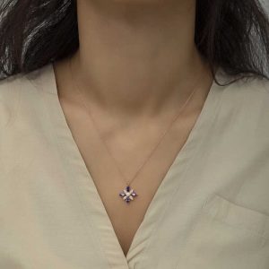 Alternative view of Gümüş Rose Mor Taşlı Umut Çiçeği Kolye