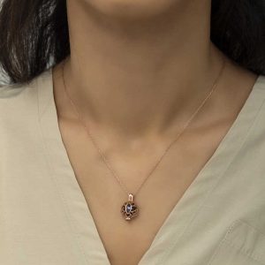 Alternative view of Gümüş Rose Kafesli Lotus Bayan Kolye