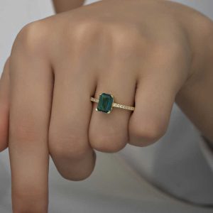 Alternative view of Gümüş Gold Yeşil Baget Taşlı Kadın Yüzük