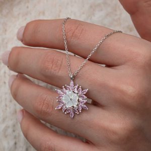 Alternative view of Gümüş Pembe Lotus Desenli Çiçek Kadın Kolye